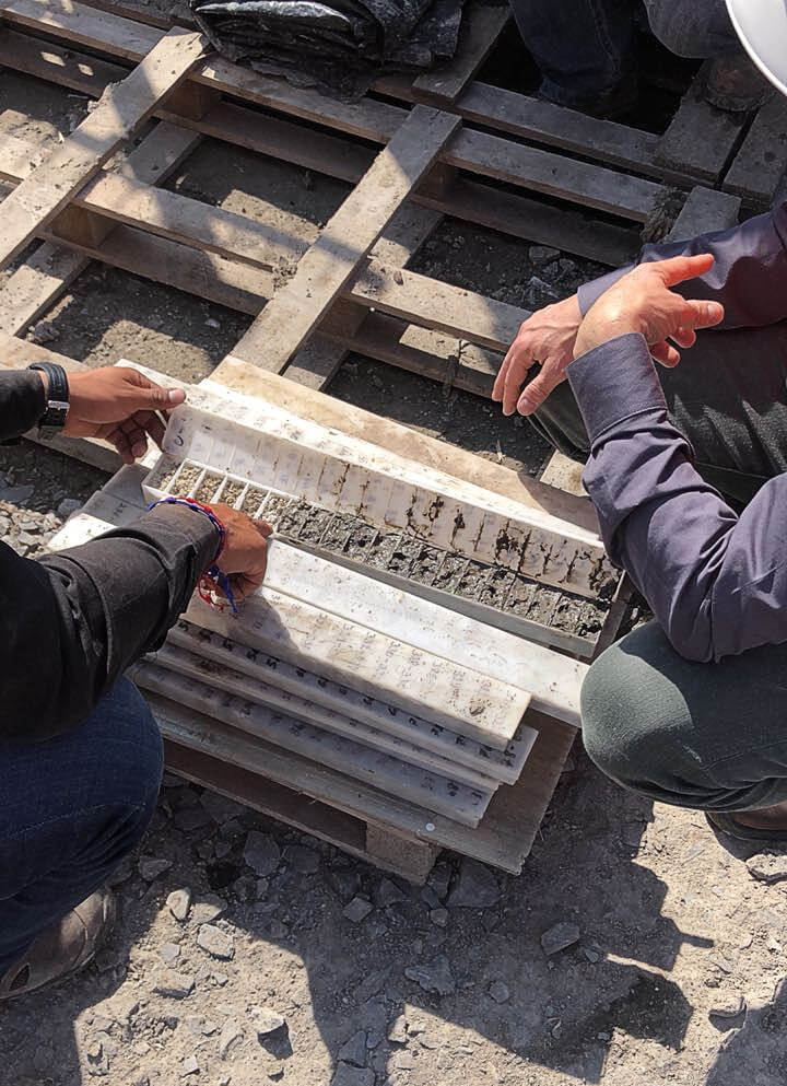 Geological core sample tray